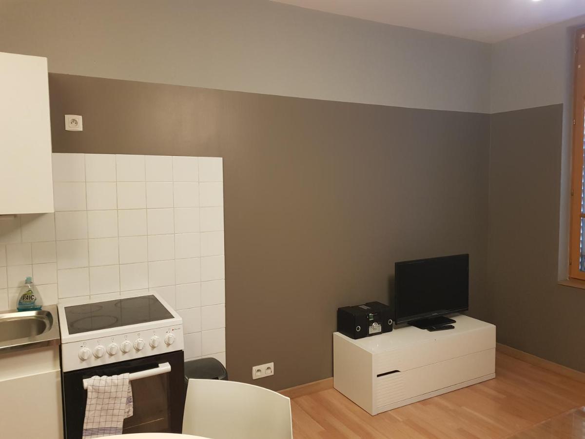 Appart'Hotel De La Tour Троа Екстериор снимка