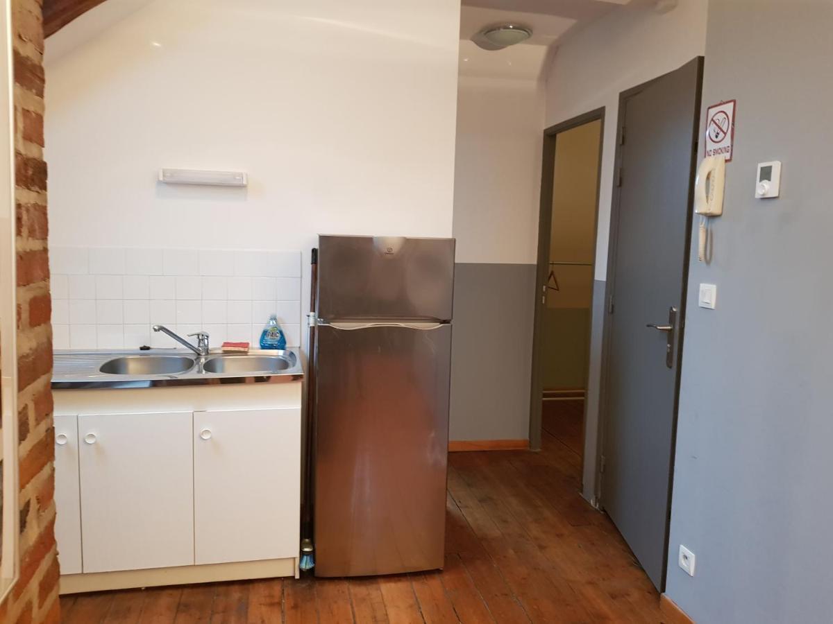Appart'Hotel De La Tour Троа Екстериор снимка
