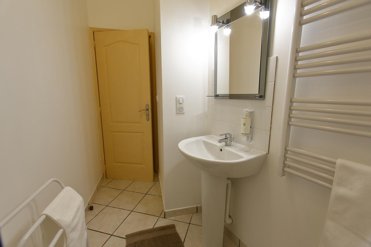 Appart'Hotel De La Tour Троа Екстериор снимка