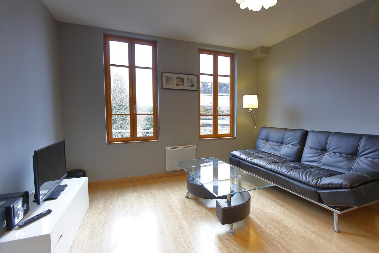 Appart'Hotel De La Tour Троа Екстериор снимка