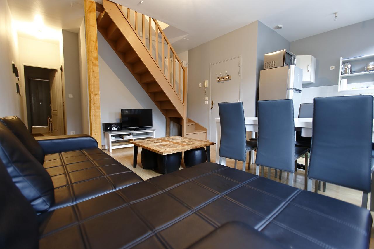 Appart'Hotel De La Tour Троа Екстериор снимка