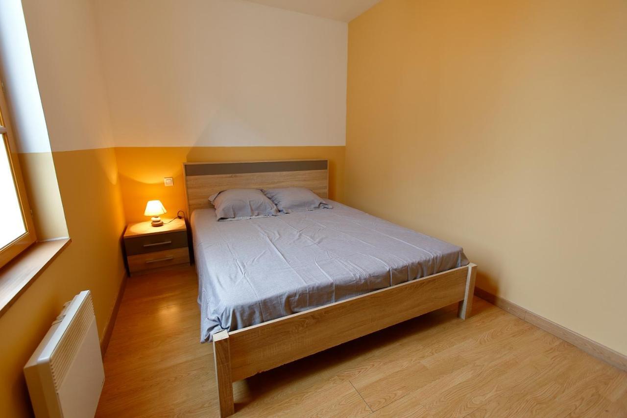 Appart'Hotel De La Tour Троа Екстериор снимка