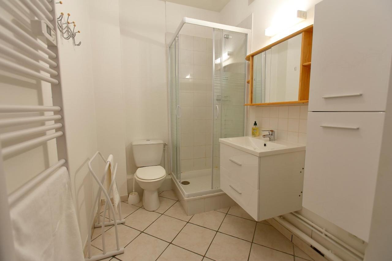 Appart'Hotel De La Tour Троа Екстериор снимка